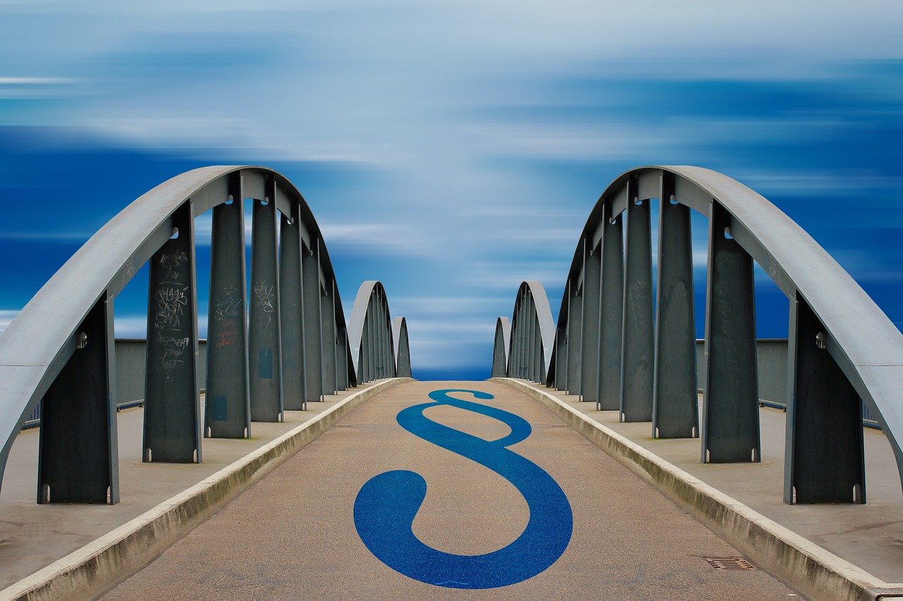 Immagine che illustra i cambiamenti della Legge 104, con simboli di attenzione e supporto.