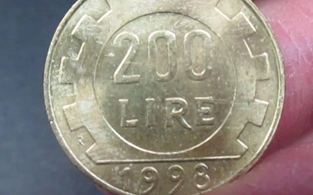 Moneta da 20 lire del 1968, evidenziando dettagli e condizioni che influenzano il valore.