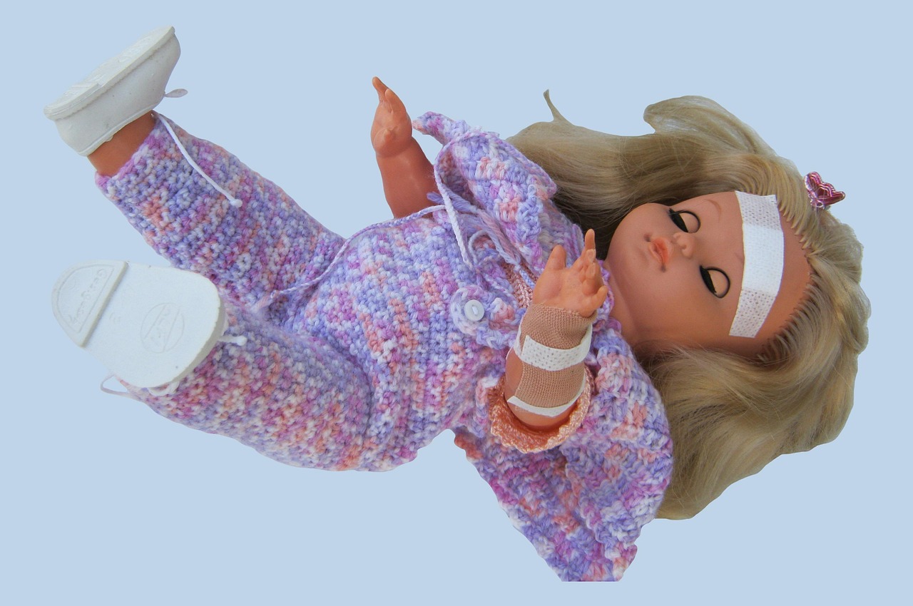 Bambola anni '70 in esposizione, valore stimato oltre 3000 euro.