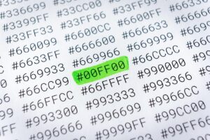 Immagine di un enigma con numeri e simboli, stimolando il pensiero laterale per indovinare il numero nascosto.